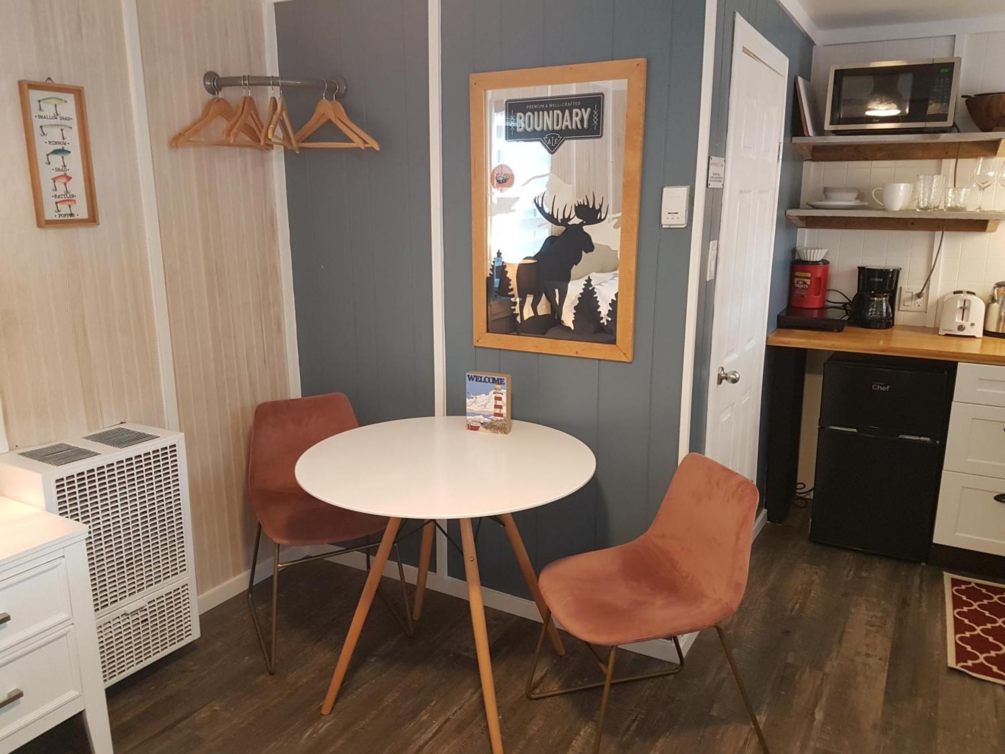Driftwood Haus Villa Southampton Room photo