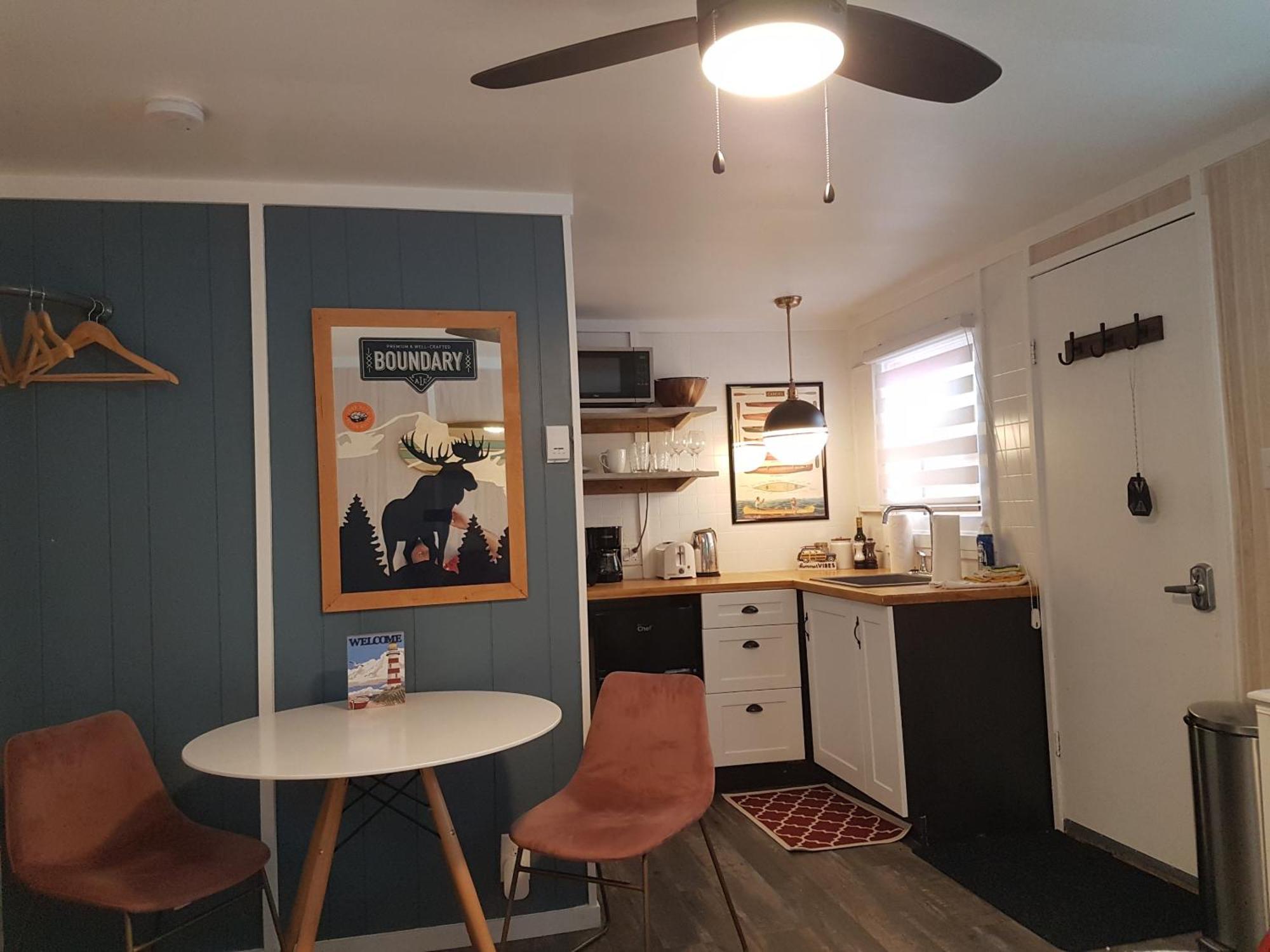 Driftwood Haus Villa Southampton Room photo